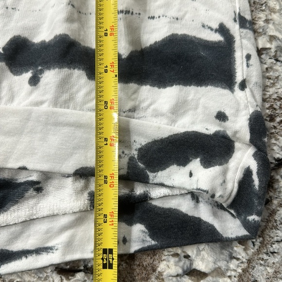 BOGO🥳T Party sweatshirt - Picture 6 of 6